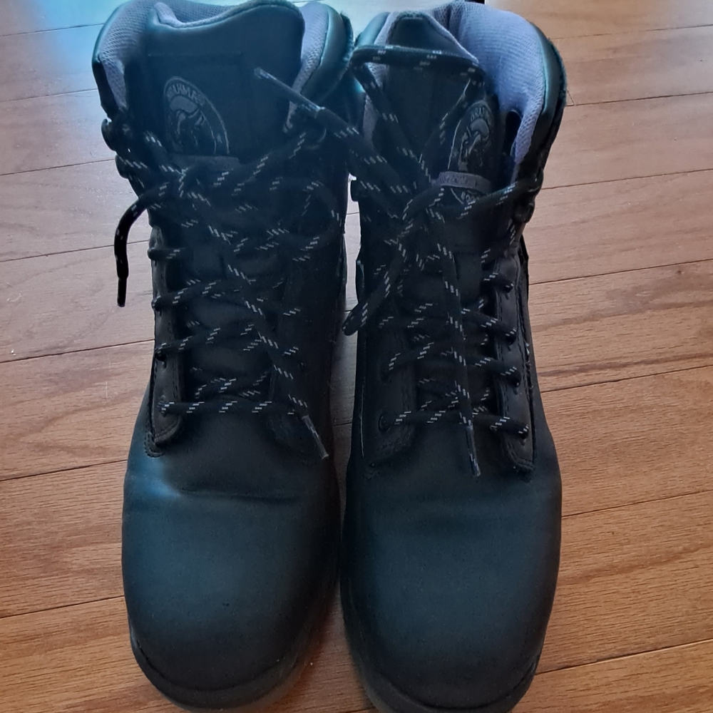 Brahma Black and Lavender Interior Footwear